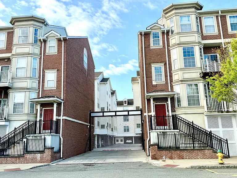 200 Dey St #227 — Photo 13