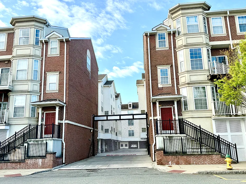 200 Dey St #237