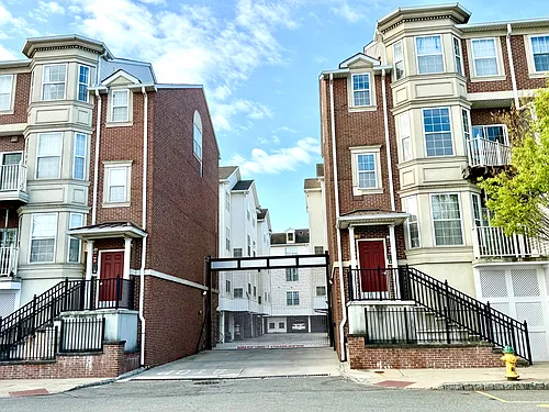 200 Dey St Photo 1