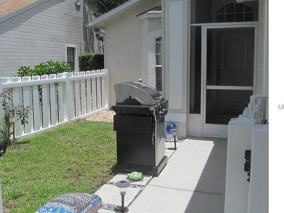 2nd image of 12414 Hollybrook Ln