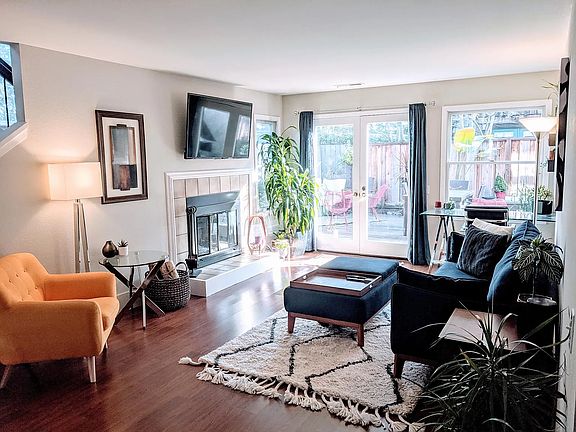 2nd image of 552 Centre Ct