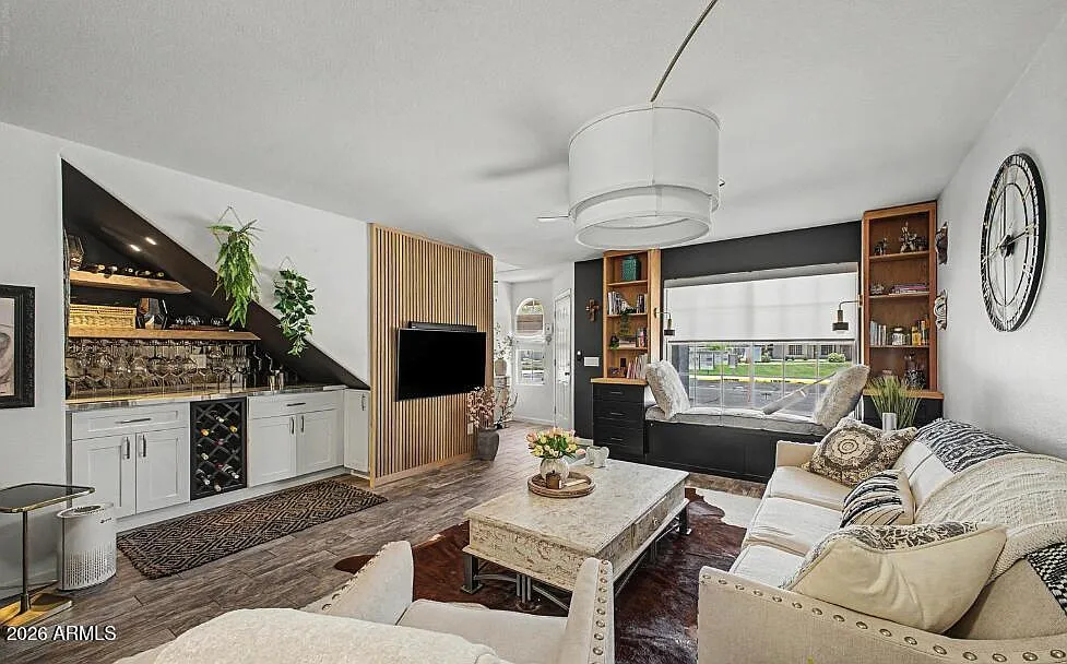 2 bed, 2.5 bath, 1152 sqft, $2,100 — Photo 1