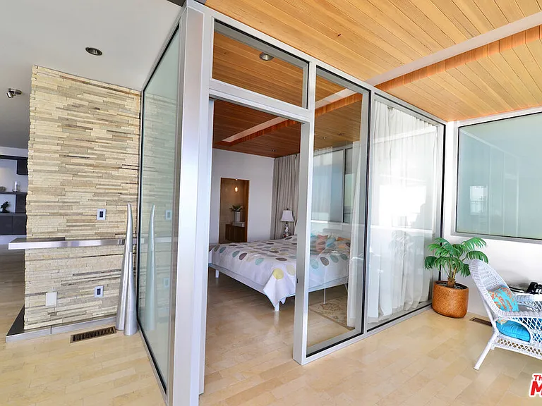 24826 Malibu Rd — Photo 35