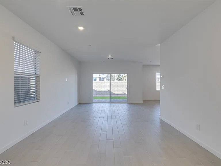 405 Isla Enclave Way — Photo 4