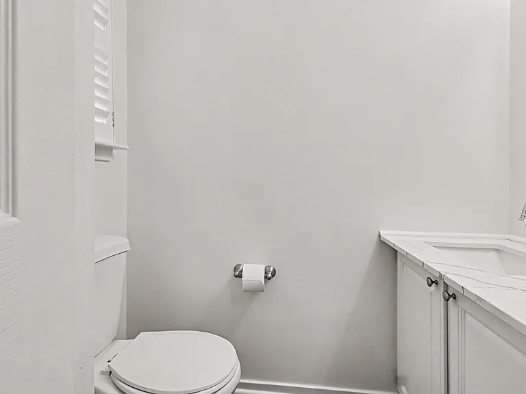 204 Cheswold Ct — Photo 2