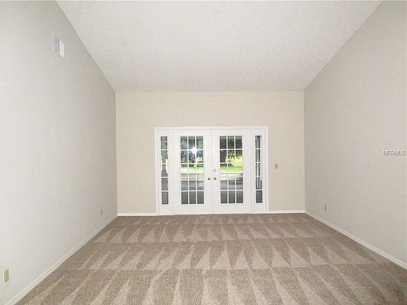4th image of 1411 Holleman Dr