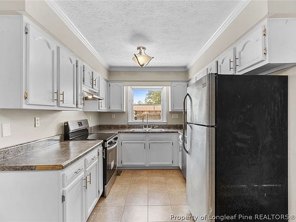 5th image of 2972 Peacock St