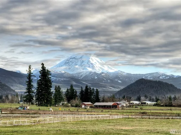 39715 253rd Ave SE, Enumclaw, WA 98022