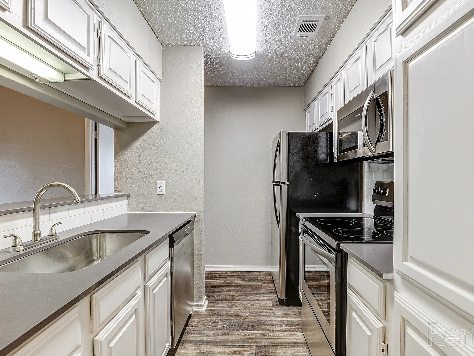 Embry Apartment Homes — Photo 3