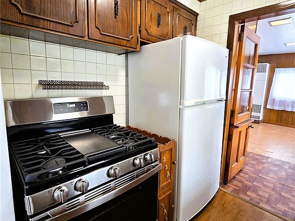 2nd image of 4368 W 191st St