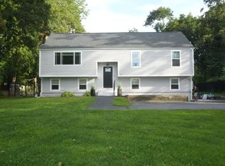 242 Summer St #R, Plymouth, MA 02360