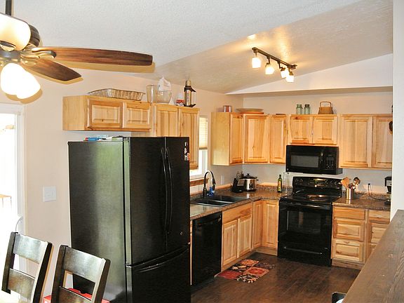 3rd image of 300 Winterhawk Dr