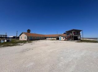 1301 N Ocean Dr, Pt Lavaca, TX 77979