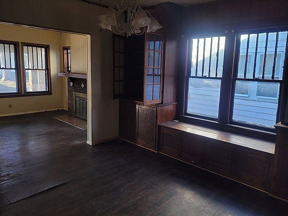 3rd image of 2516 NE Madison Ave
