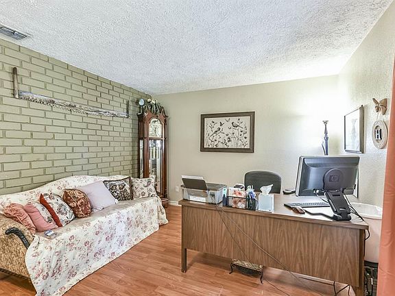 4th image of 17515 Marl Ct