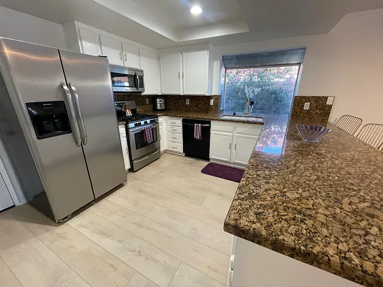 E Francis Dr — Photo 12