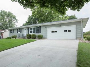 514 12th Ave, Hampton, IL 61256