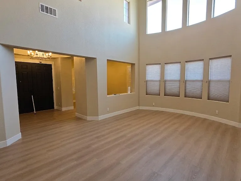 9532 Staff Ln — Photo 3