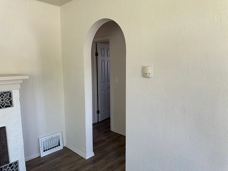 721 Main St — Photo 3