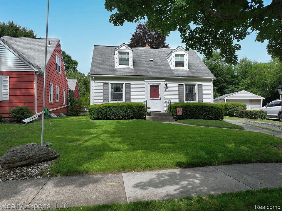 1st image of 715 Linda Vista St