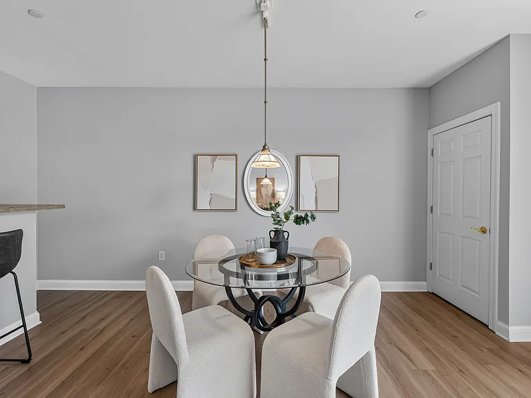 1920 N Farwell Ave #403 — Photo 9