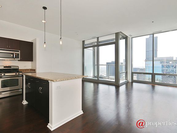 Kitchen / Living Room