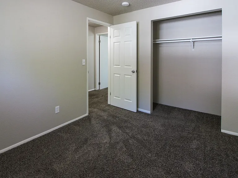 1543-1611 Salishan St SE — Photo 24