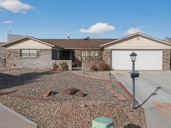 3rd image of 11221 Baja Dr NE