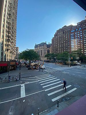 4th image of 200 W 70th St #2FG