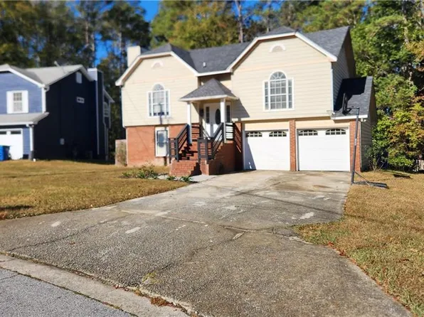 6305 Emerald Pointe Cir, Atlanta, GA 30349