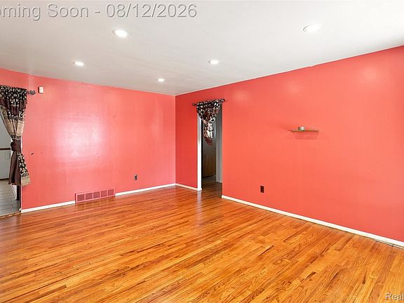 4th image of 5383 Gerald St