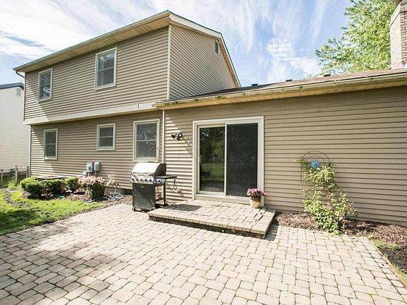 4th image of 330 Gentlewind Dr
