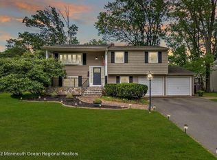 74 Oak Ridge Pkwy, Toms River, NJ 08755