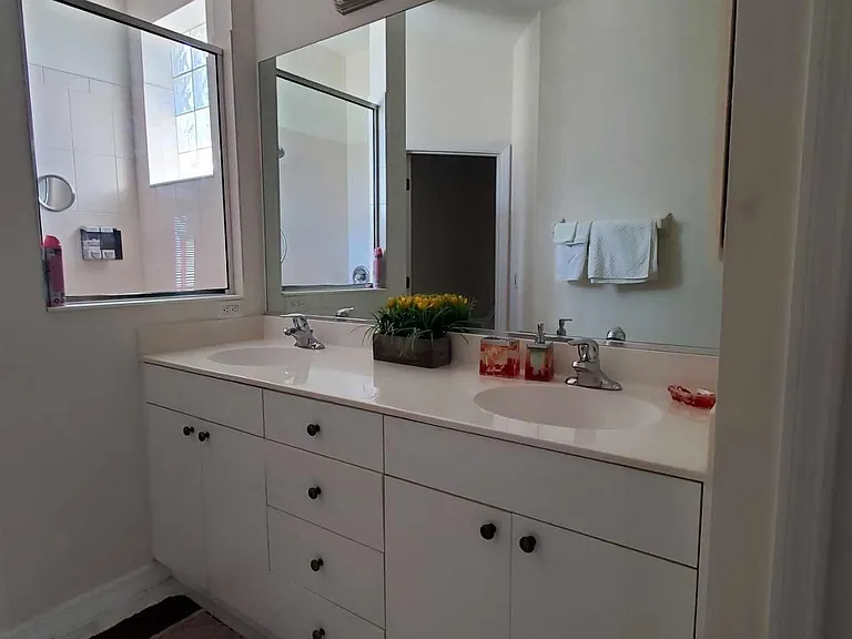 2323 Pan American Blvd — Photo 30