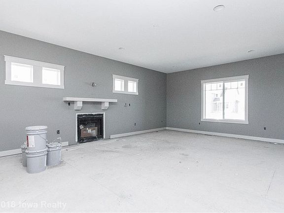 2nd image of 1619 NE Vicksburg Dr