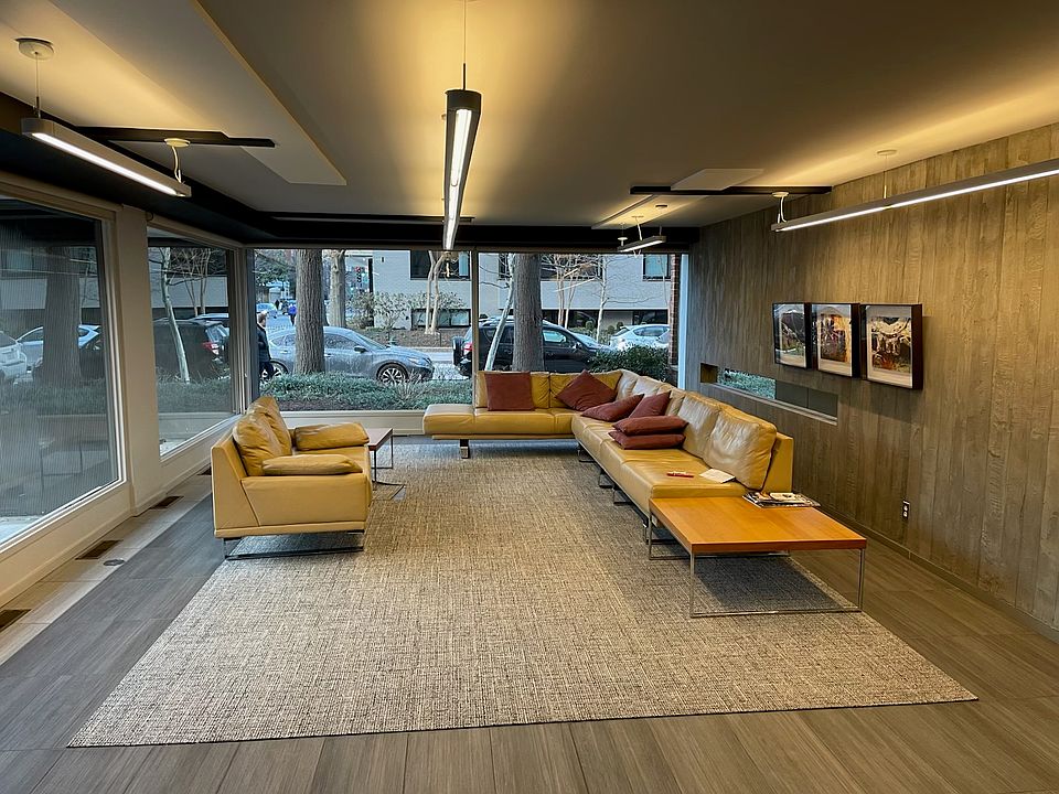 Dupont East lobby