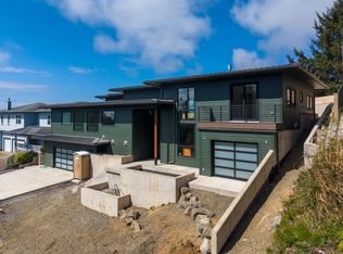 1025 NE 7th Dr, Newport, OR