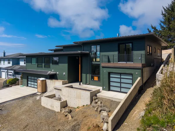 1025 NE 7th Dr, Newport, OR 97365