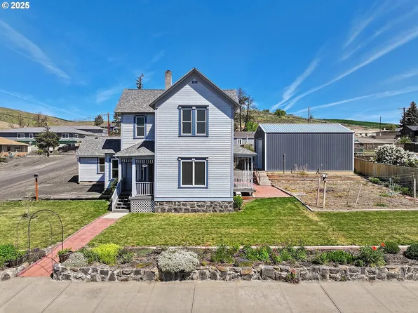 110 NE 5th St, Dufur, OR 97021