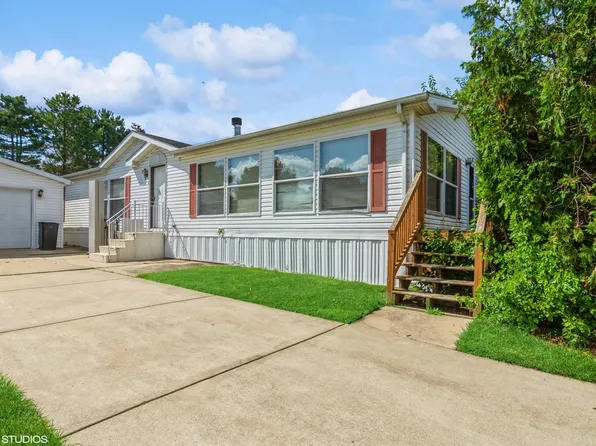 133 Cardinal Dr, Beecher, IL 60401