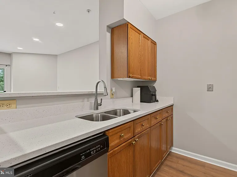 12919 Alton Sq #220 — Photo 6