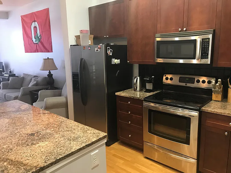 810 W 4th St #412 — Photo 7