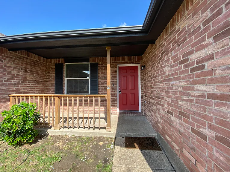 618 Marbury Way — Photo 2