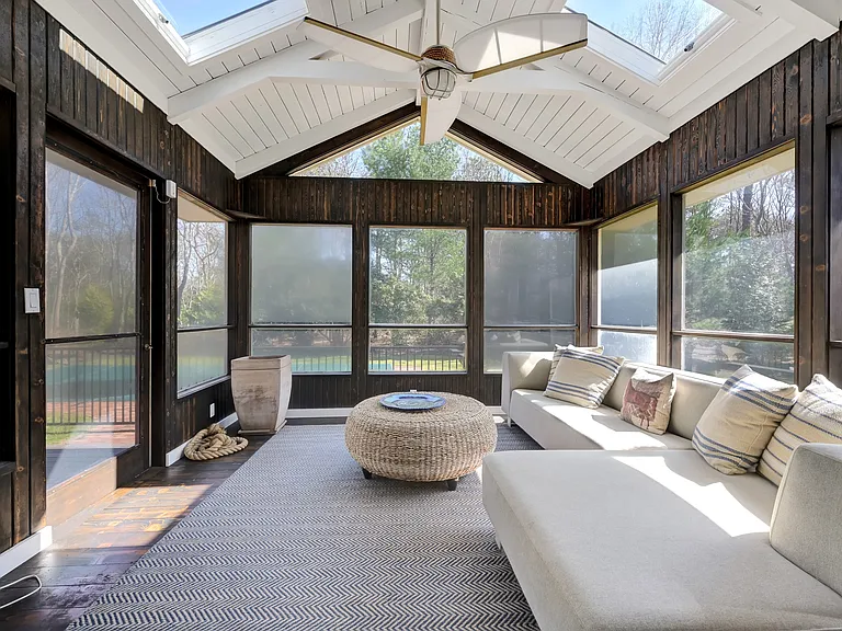 25 Rolling Woods Ct — Photo 15