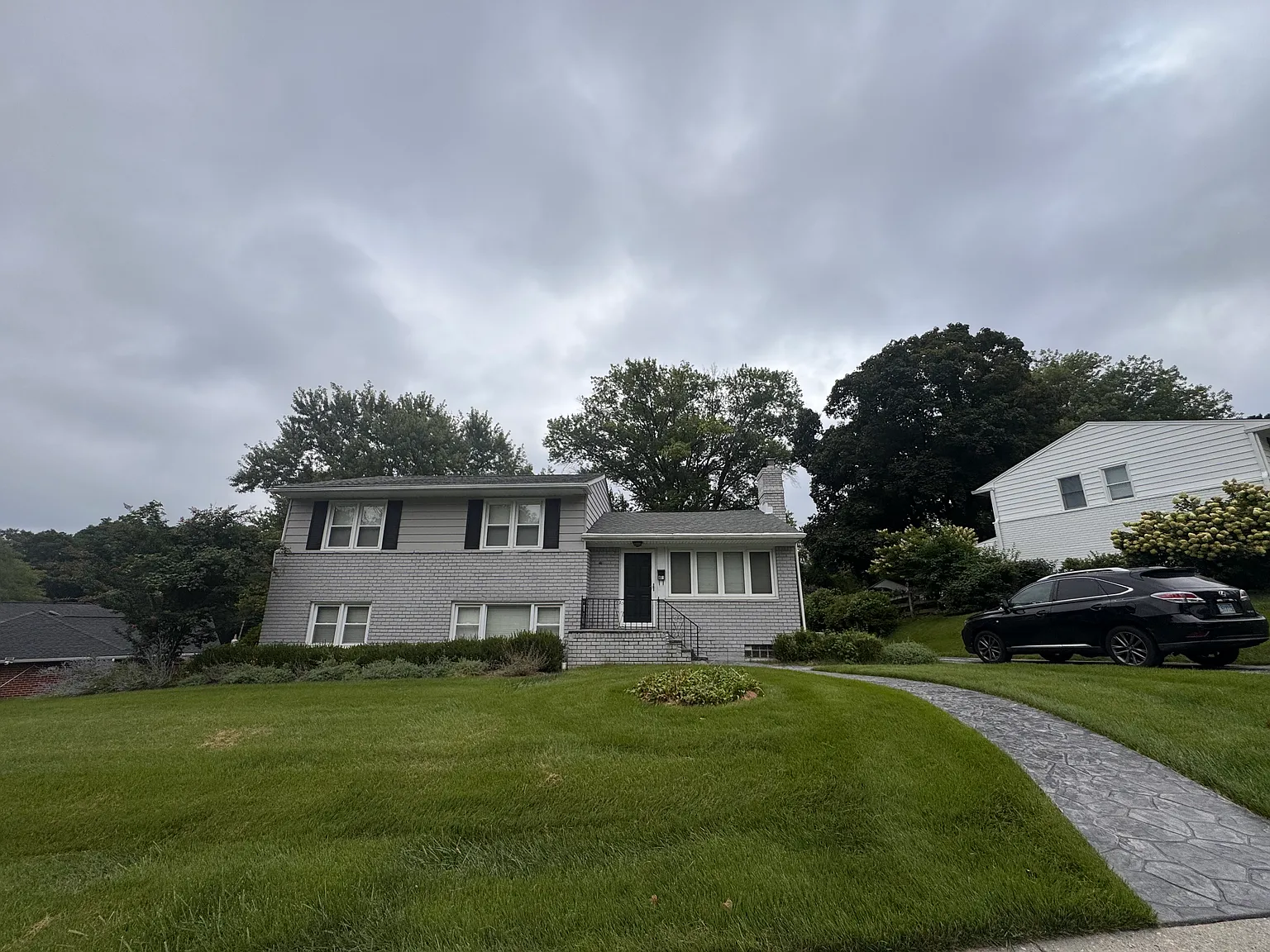 3 bed, 2.5 bath, 1908 sqft, $3,200 — Photo 1