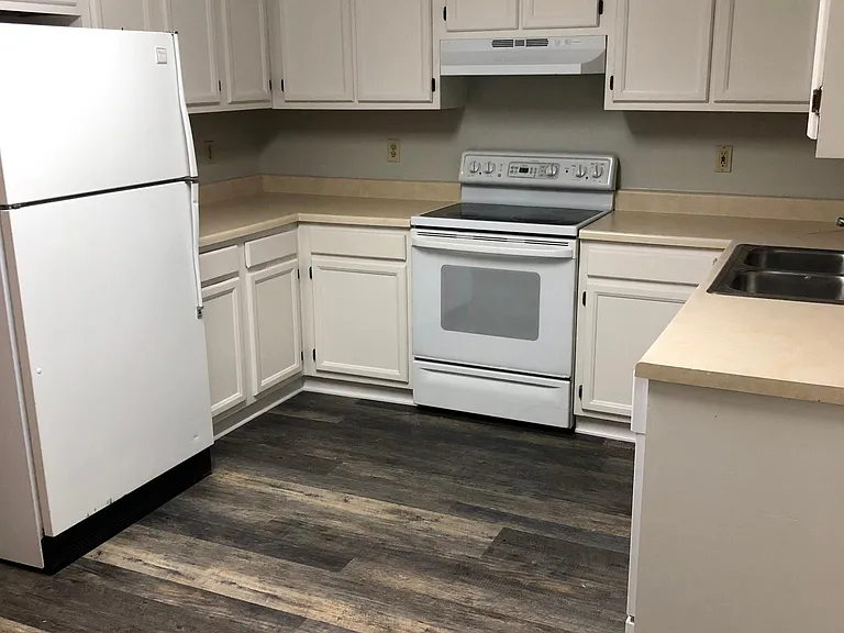 701 Pine Ridge Dr #701 — Photo 2