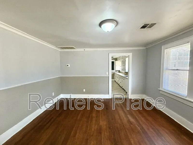 3 bed, 1.0 bath, 1304 sqft, $1,295 — Photo 4