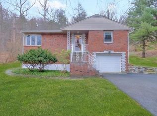 58 Rockledge Rd, Hopewell Junction, NY 12533