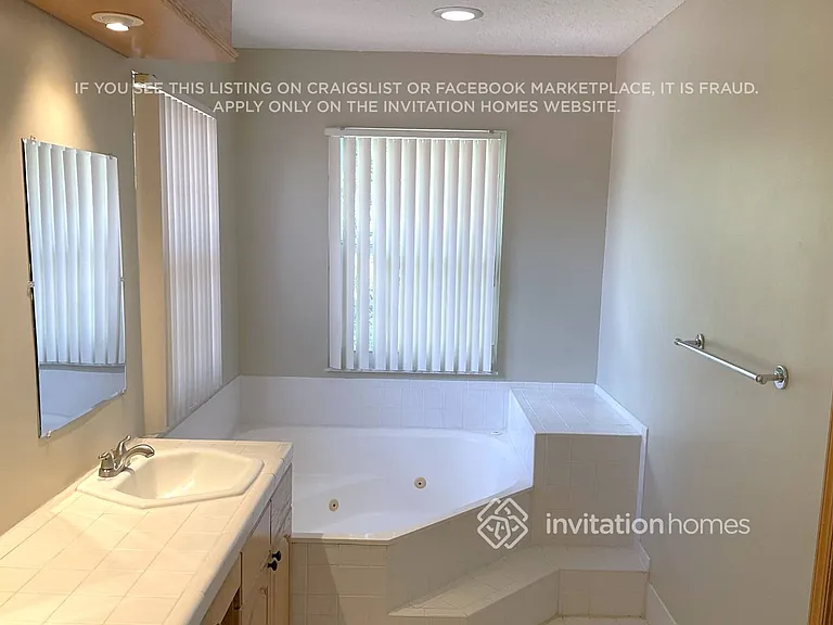 6020 NW 67th Ct — Photo 12