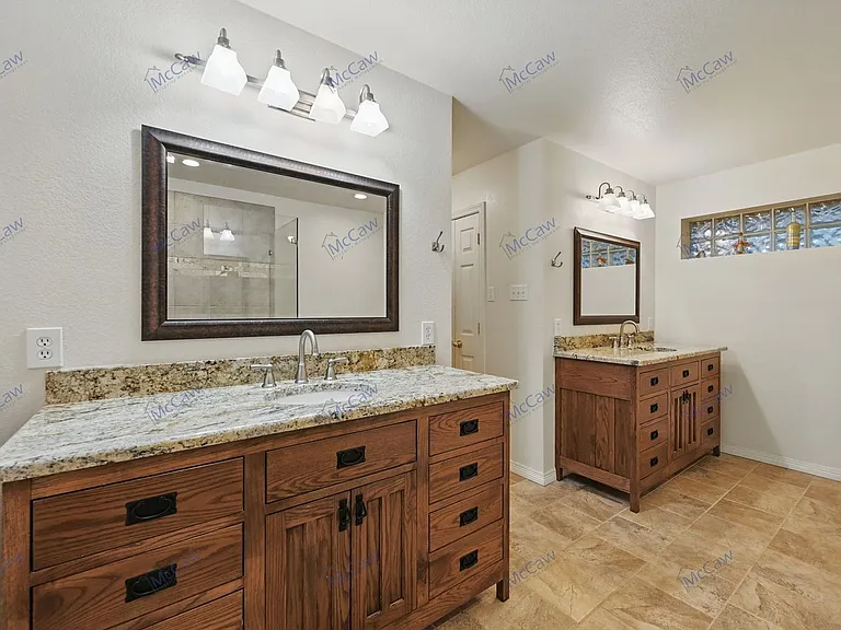211 Sendero Dr — Photo 16